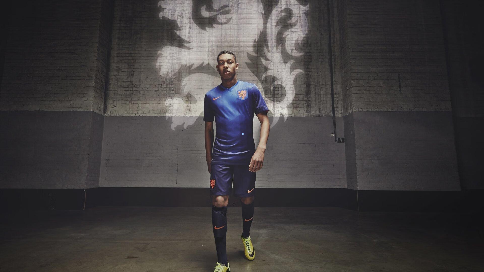 库里疯狂！赛季4战开拓者轰30记三分创历史级三分盛宴